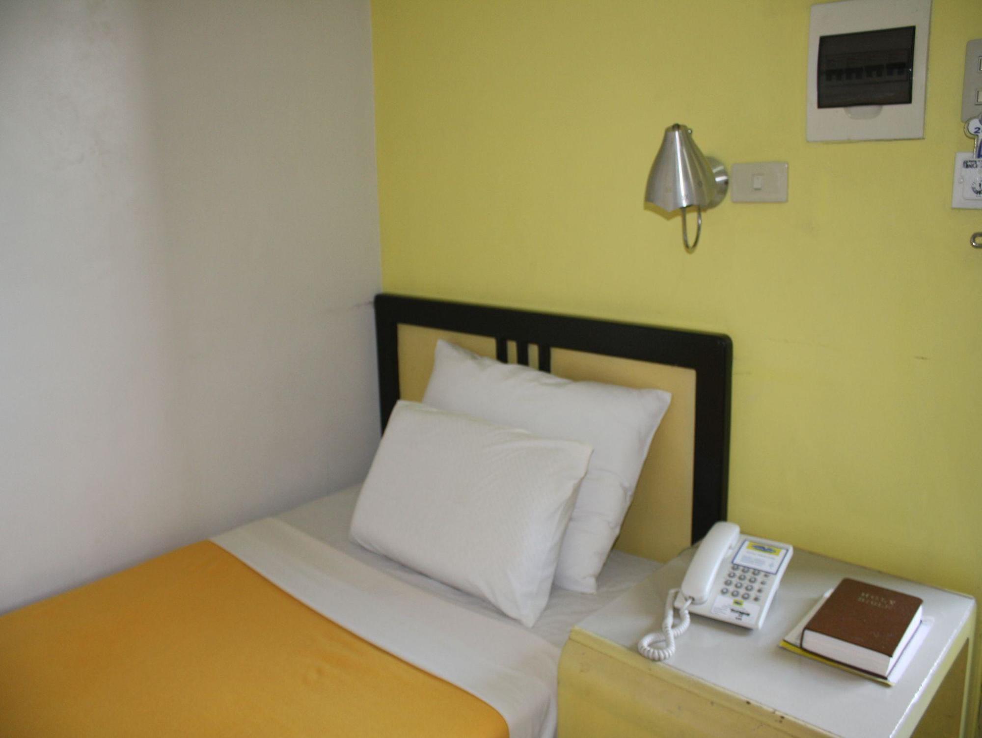 Riverside Inn Babuy Dış mekan fotoğraf