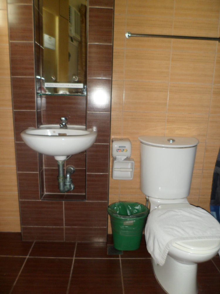 Riverside Inn Babuy Dış mekan fotoğraf