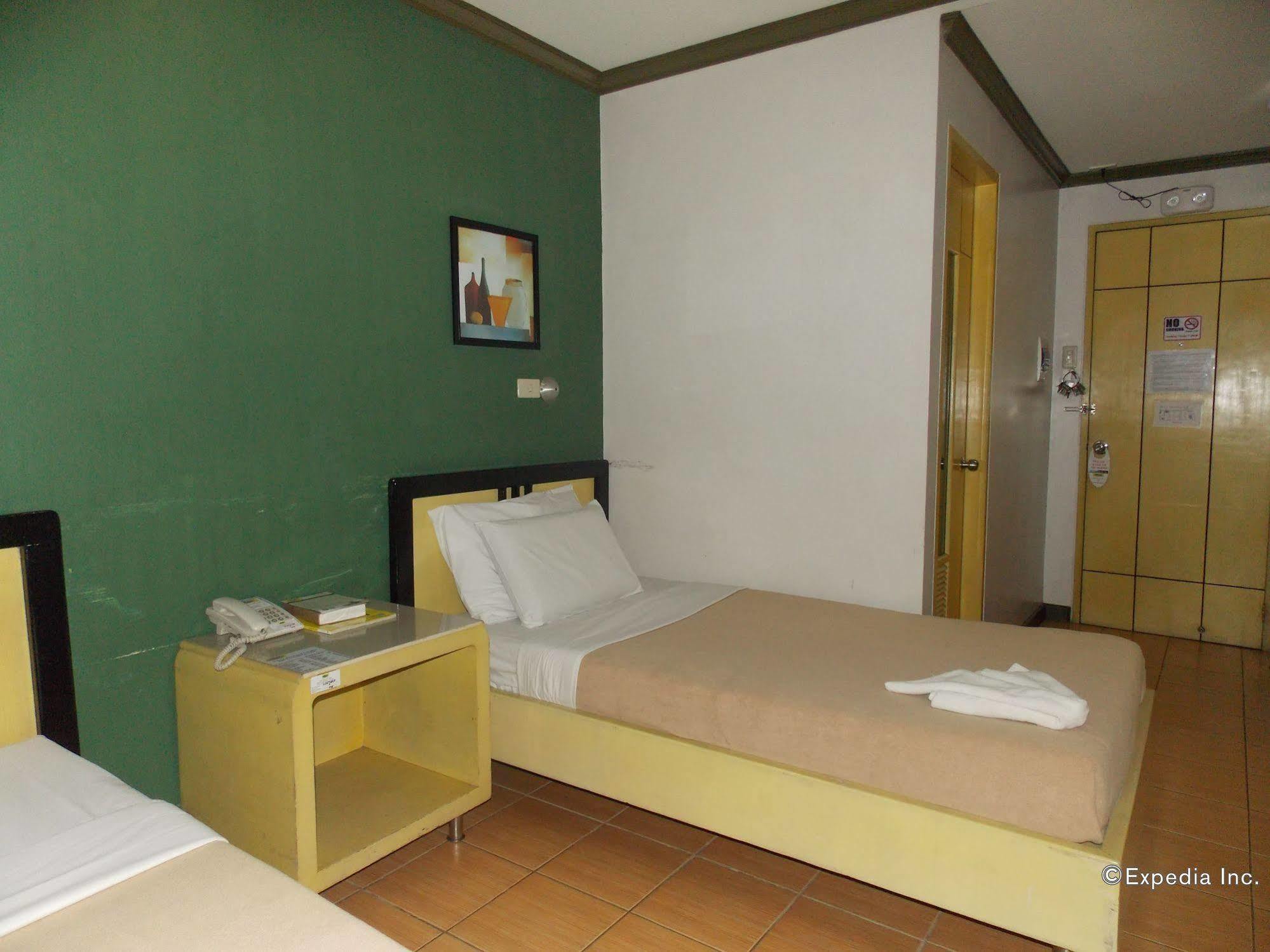 Riverside Inn Babuy Dış mekan fotoğraf