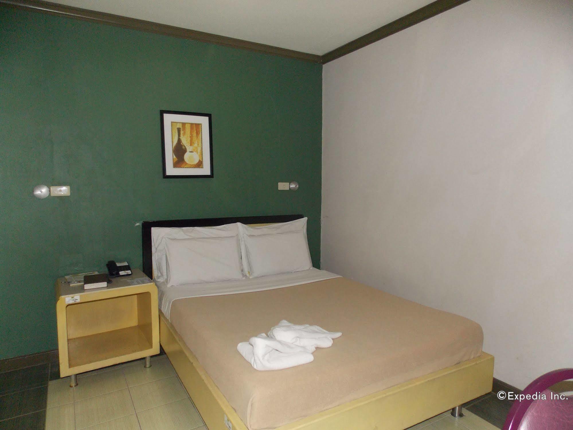 Riverside Inn Babuy Dış mekan fotoğraf